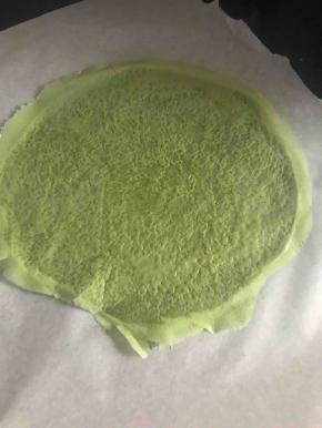 煎餅皮时表面有泡泡隆起就熟了，共4张