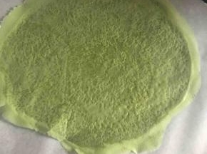 煎餅皮时表面有泡泡隆起就熟了，共4张