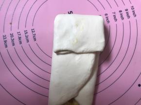 再横着三分之一处折进来