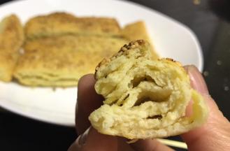 可香啦，咬一口就会掉渣，外酥里嫩。