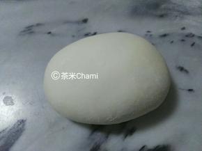 材料拌匀，和成团后，静置十分钟。一发做法。