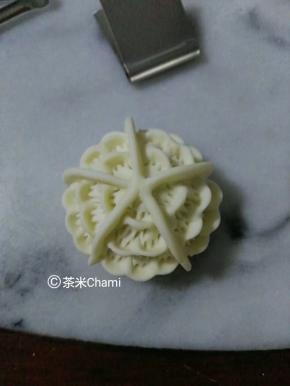 美不。
夏天室温发酵半小时，冬天烤箱30度发酵半小时。蒸十分钟。