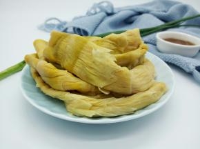 羊尾笋准备少许，最好拌多少吃多少，反正也方便