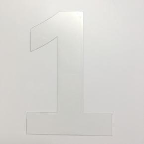 在烤蛋糕胚时  来清洗一下数字模具  我用的是法焙客8寸数字蛋糕模具1