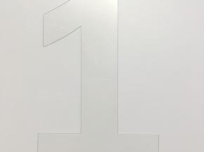 在烤蛋糕胚时  来清洗一下数字模具  我用的是法焙客8寸数字蛋糕模具1