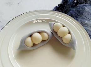 蓝色的
