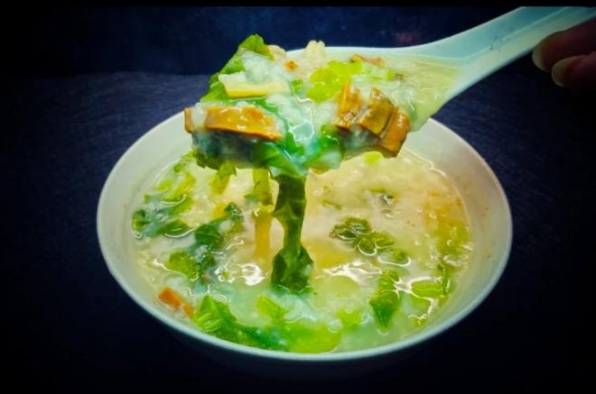 蚝干咸肉芥菜下火粥