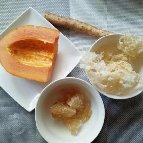 将所需食材准备好。