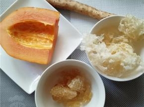 将所需食材准备好。