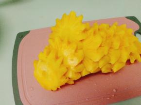 菠萝切片然后再改刀切小