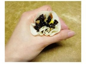 用虎口捏紧