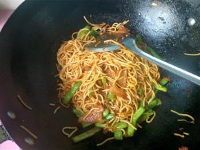 翻炒均匀，可以出锅了。