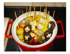 晾干后放入火锅料里浸泡入味