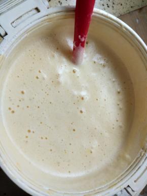 加入牛奶再次拌匀