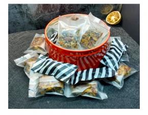 密封后的不适宜久放尽快吃完，因为香蕉的水份还是会比较多易变。