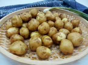 土豆准备一斤，也可以少做一点