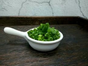 小葱切细末