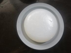 冷却后，就可以倒扣到盘里.