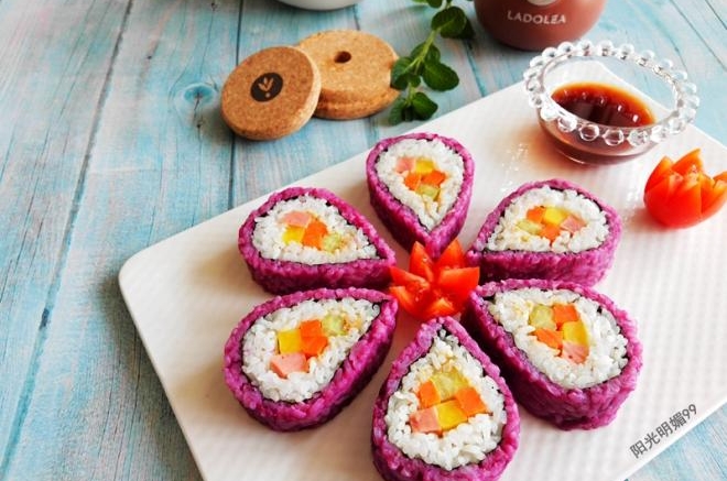 紫薯花瓣寿司