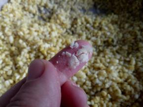 蒸到绿豆拿起来轻轻一捻就碎就可以了