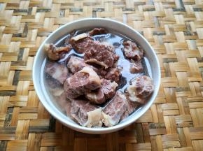 捞起，洗干净放水里泡下