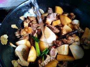 再倒入适量的温水