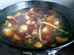 炖一个多小时左右就可以大火收少汁就行了，