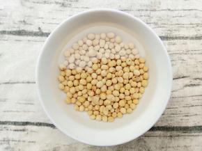 黄豆泡水