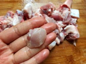 改刀成拇指大小的小丁