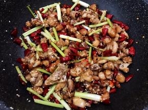 翻炒均匀后即可出锅