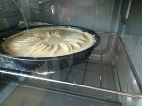 送入烤箱170度中层烤30分钟