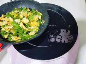 快速翻炒至均匀，即可断电。