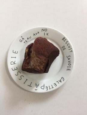 准备好卤好的牛肉一块儿。