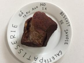 准备好卤好的牛肉一块儿。