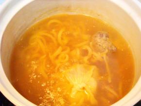 转小火煮两个小时。