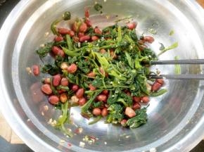 调料根据自己口味添加就好。可以加适量白糖，加一些熟芝麻，口味更好，我没加，是因为家里没有芝麻了，忘记买了
