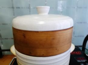 放在蒸笼里 大火煮开后转小火蒸熟即可