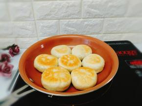 小火慢煎至双面金黄