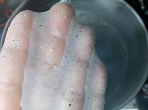 直到揉出手膜。揉好的面团盖保鲜膜26度左右进行一发(一发温度不要超过28度) 。