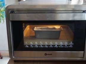 放入已经预热到175度的东菱K40C烤箱，烘烤23分钟左右（各家烤箱脾气不同，温度仅供参考）