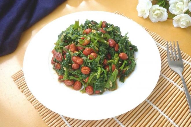 花生米拌菠菜
