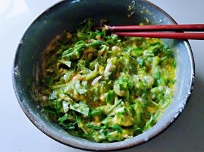 搅拌至无干粉状态。
