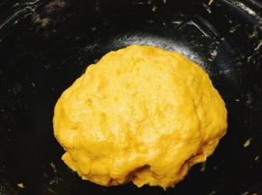揉至光滑面团
