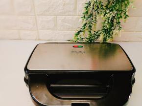 将多功能华夫饼机预热