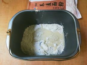 放入发酵粉液