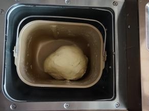 继续和面17分钟，待面团发酵2倍大