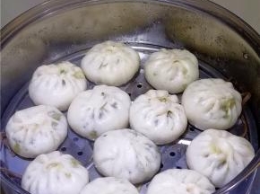 蒸锅水加热，开锅后蒸15--20分钟即可。