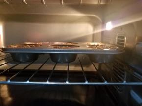 箱预热上下火180度，烘烤15-20分钟。