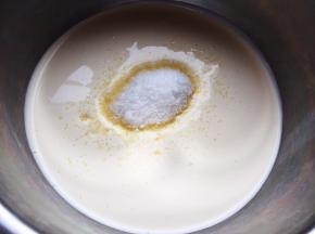 淡奶油加砂糖打发