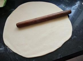 面团慢慢擀面开
